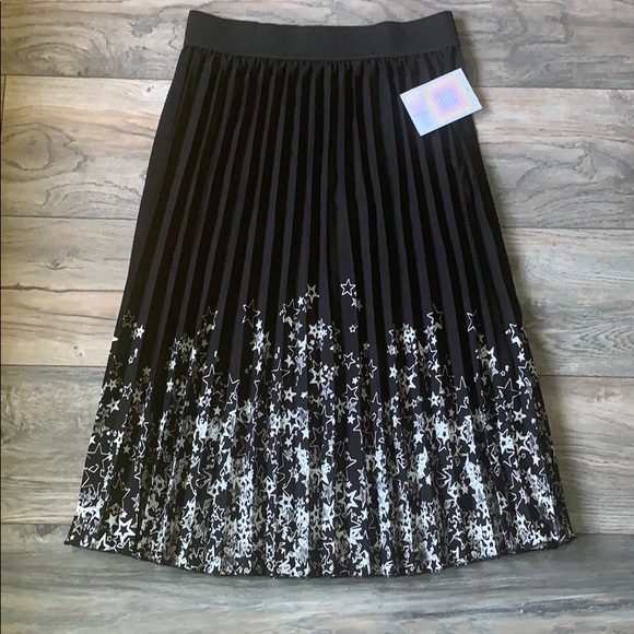LuLaRoe Dresses & Skirts - NWT Lularoe ⭐️ 🌟 Pleated Skirt